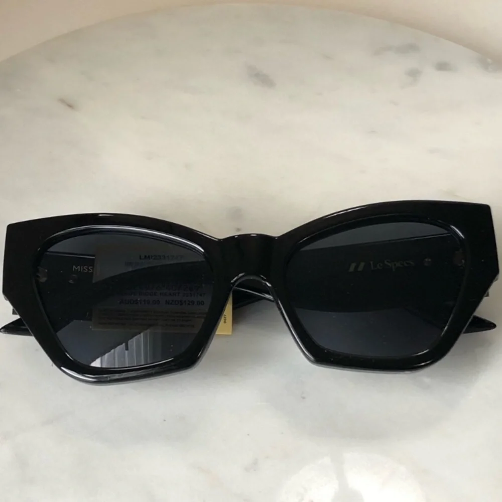 Missoma x Le Specs Venus Ridge Heart Black Cat-Eye Sunglasses